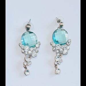 Brand NEW Vintage Style Earrings